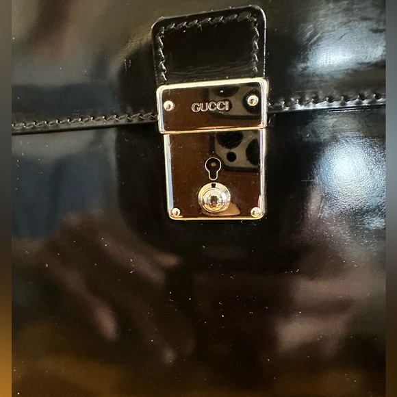 💃Gucci Lady Lock Patent Leather Messenger w/ Lock & Keys! 🔐 - Picture 6 of 16